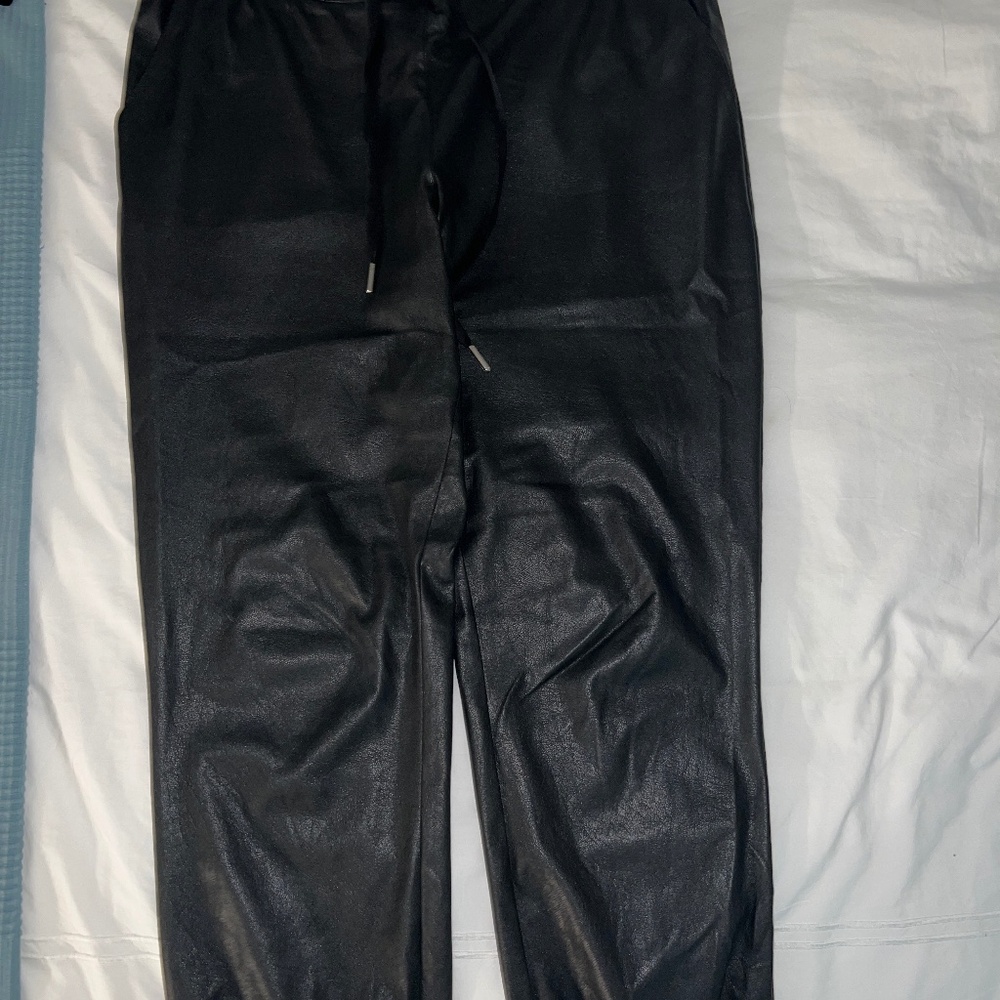 n: philanthropy Scarlett Leather Jogger In Black